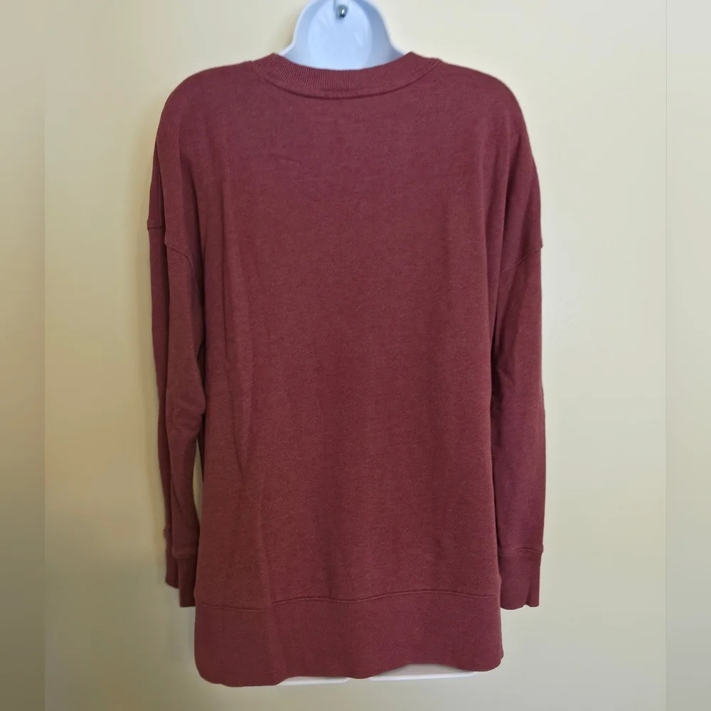 Women's Time and Tru Casual Maroon Tunic Crew Neck Sweater, Medium